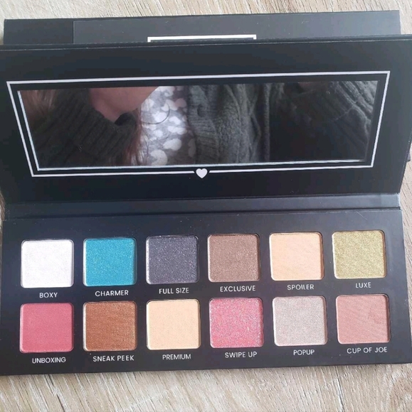 Boxycharm Hello Charmer Eyeshadow Palette - Picture 1 of 4